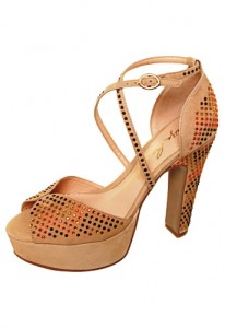 Sandálias com Salto Quadrado