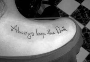 Tatuagens Escritas Delicadas