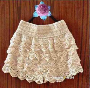 Mini saias de renda