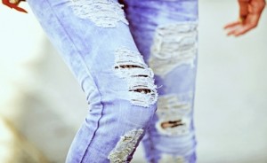 Calças Jeans Rasgadas e Desfiadas
