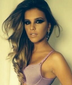 Novo Visual de Mariana Rios