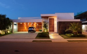 Fachadas de Casas com Garagem