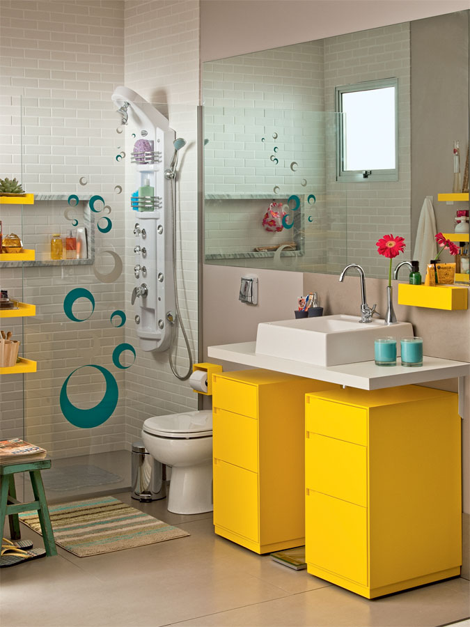 banheiros coloridos amarelos