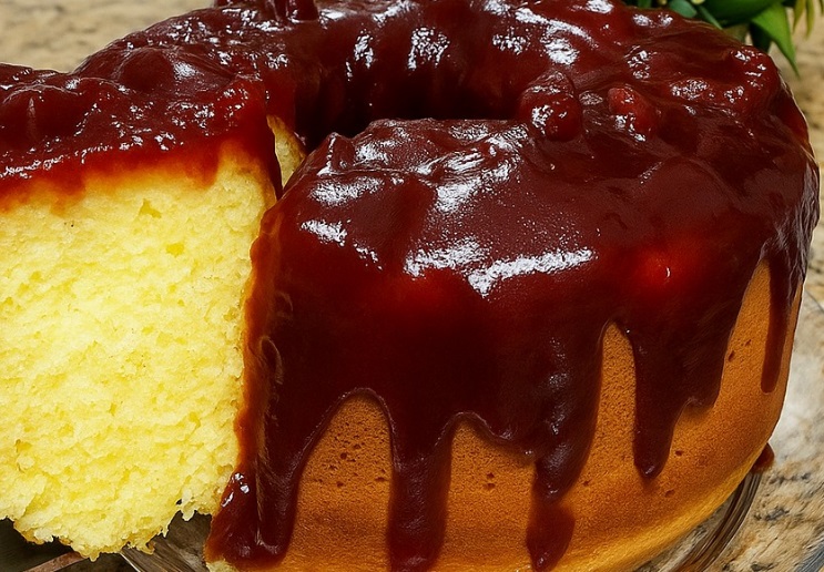 Bolo Fofinho com Cobertura de Goiabada